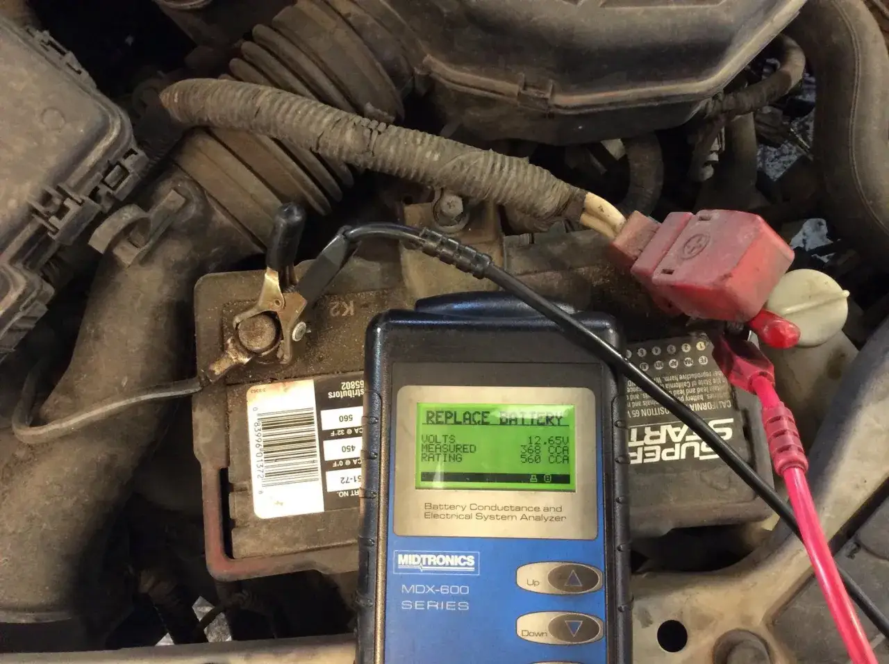 Batterietester zeigt 